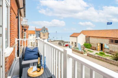 Sheringham stylish pet friendly seaside apartment