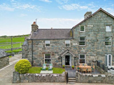 Dyffryn Ardudwy farm cottage