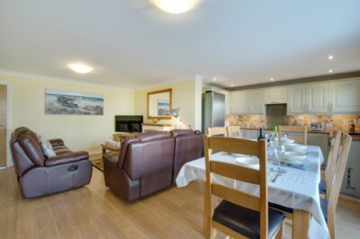 Port Eynon family friendly cottage sleeps 6