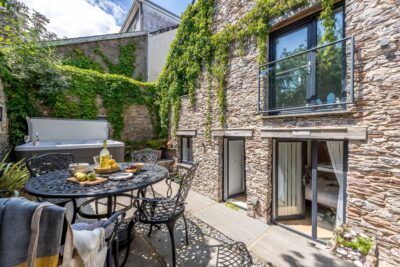Brixham four bed hot tub cottage for 8