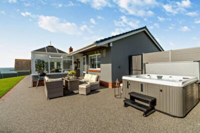 Cardigan Bay luxury pet friendly hot tub cottage