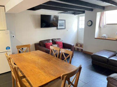 Downalong dog friendly cottage sleeps 8