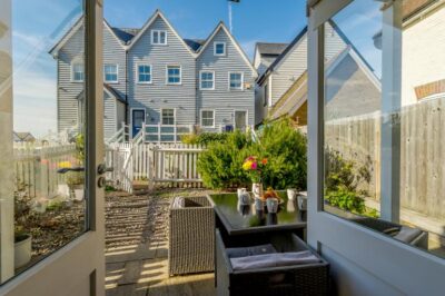 Whitstable seaside cottage sleeps 7