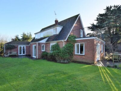 Hunstanton pet friendly cottage sleeps 8