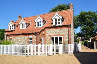 Blakeney seaside retreat sleeps 4