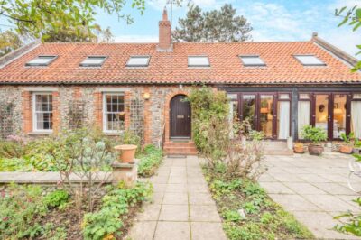 Morston coastal barn conversion sleeps 9