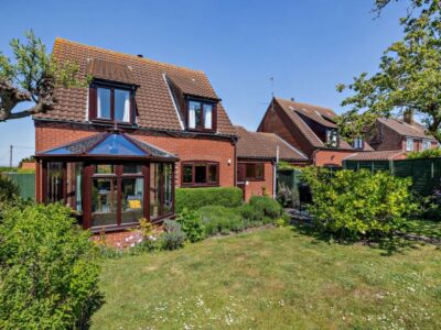 Blakeney seaside cottage sleeps 6