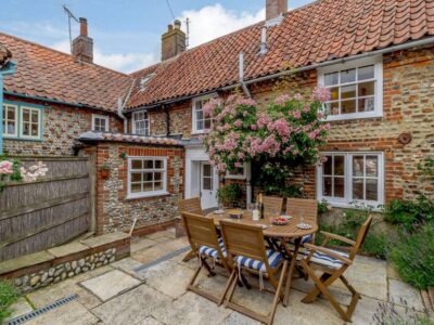 Blakeney seaside cottage for 6