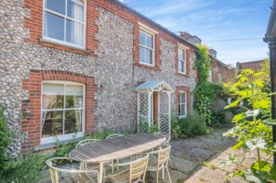Blakeney coastal cottage for 6