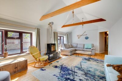 Salthouse seaside cottage for 10