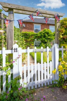 Mundesley coastal farmhouse sleeps 6