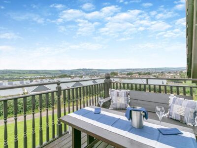 Barnstaple dog friendly four bedroom cottage
