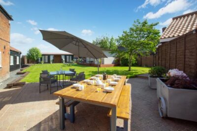 Large Bacton cottage sleeps 11