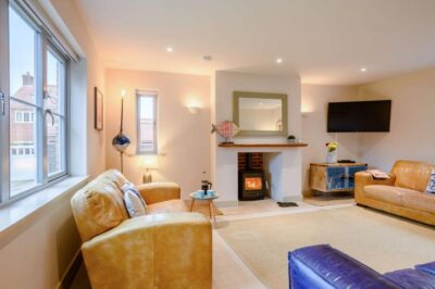 Weybourne seaside cottage sleeps 8