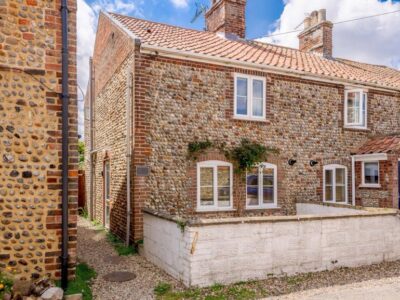 Bacton fisherman’s cottage sleeps 4