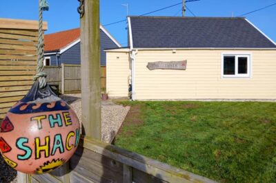 Eccles on Sea coastal bungalow sleeps 4