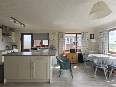 Eccles on Sea beach bungalow sleeps 4