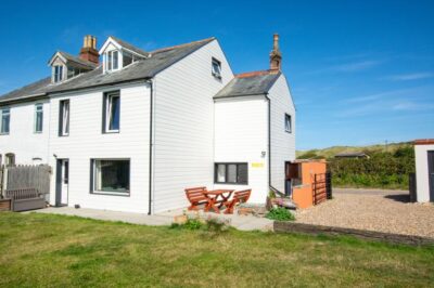 Eccles on Sea beach cottage sleeps 8