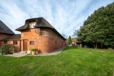 Winterton-on-Sea thatched cottage sleeps 4