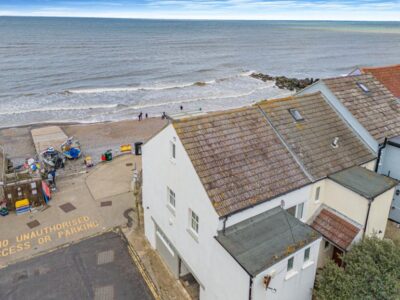 Sheringham beachside cottage sleeps 6