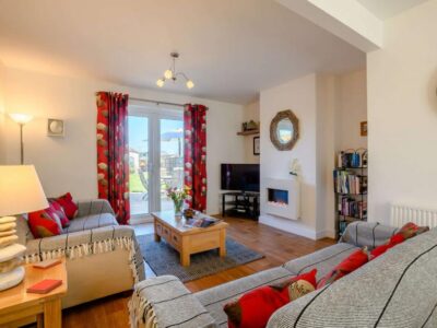 Wells-next-the-Sea family friendly cottage sleeps 4