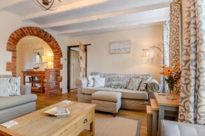 Sheringham pet friendly cottage sleeps 8