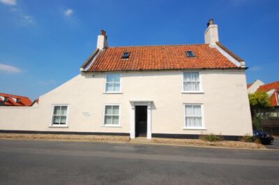 Wells-next-the-Sea pet friendly cottage sleeps 6