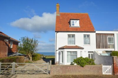 Overstrand seaside cottage sleeps 9