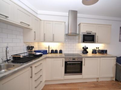 Brixham pet friendly apartment sleeps 4