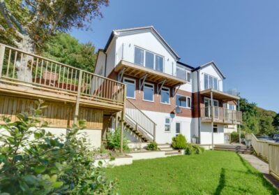 Ilfracombe hot tub cottage sleeps 8