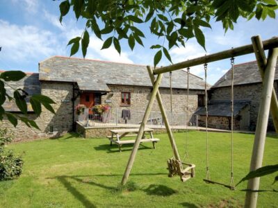 Morwenstow barn conversion sleeps 8