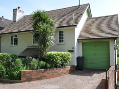 Branscombe coastal cottage sleeps 6