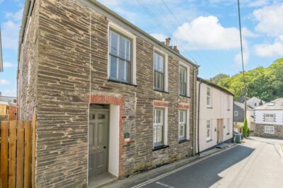 Padstow cottage sleeps 8