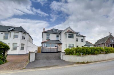 Trevone large cottage sleeps 10