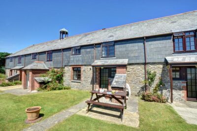Harlyn Bay Cottage sleeps 4