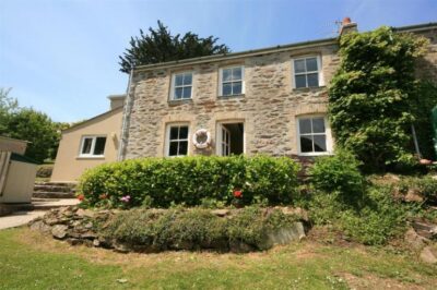 Perranporth characterful cottage sleeps four