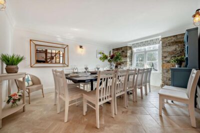 St Agnes holiday home with hot tub sleeps 16