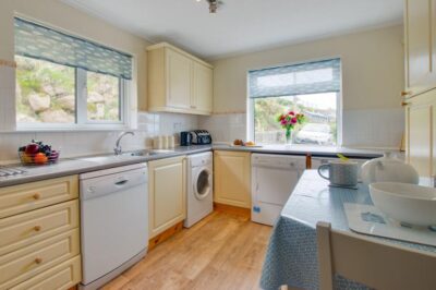Sennen Cove bungalow sleeps 6