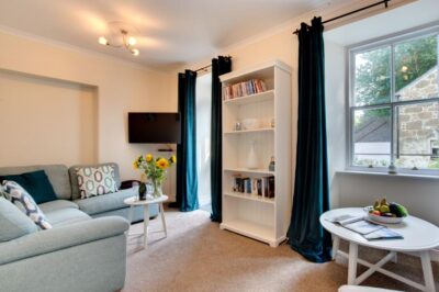 Porthcurno apartment 300m from beach