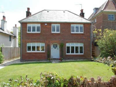 Studland seaside cottage sleeps 6