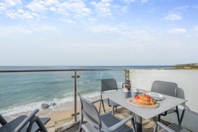 Porthleven beach cottage sleeps 6