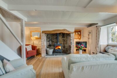 Helford village cottage sleeps 4