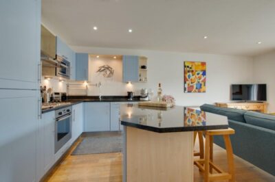 Porthleven courtyard apartment sleeps 4