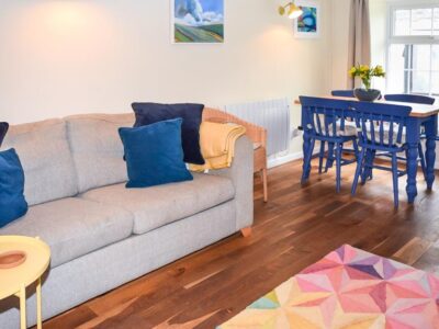 Polruan beach cottage sleeps 4