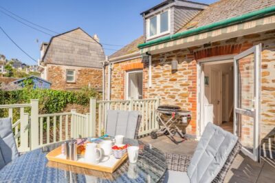 Polruan coastal cottage sleeps 5