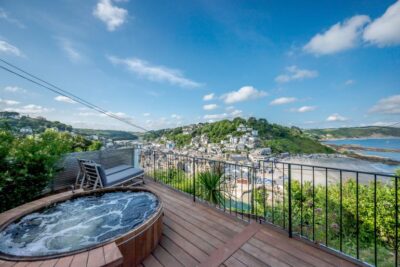 West Looe hot tub apartment sleeps 6