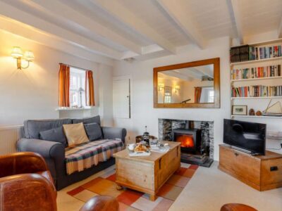 Polruan pet friendly cottage sleeps 4