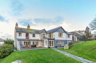 Polruan large cottage sleeps 10