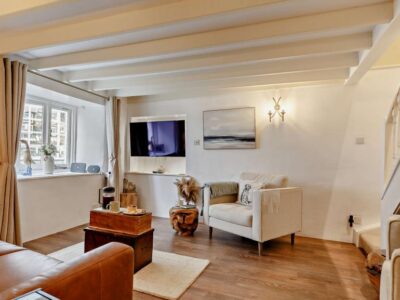 Polperro harbour cottage sleeps 4