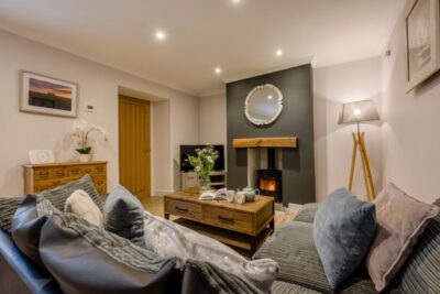 Polperro pet friendly cottage sleeps 6